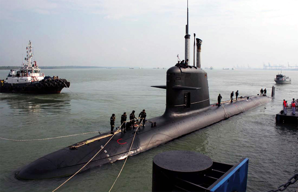 http://www.indiastrategic.in/image/indian_naval_submarine.jpg