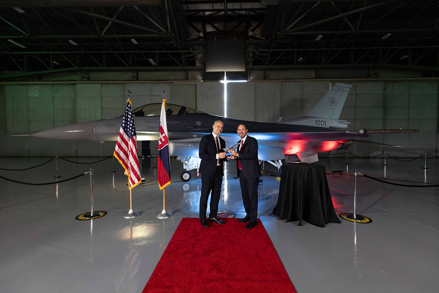 Lockheed Martin and Slovak Republic Minister of Defence Unveil Country ...