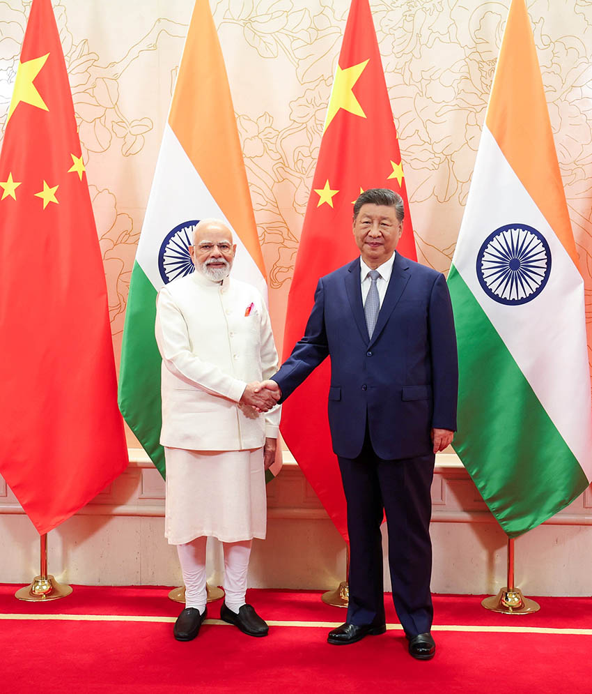 Prime Minister Modi holds bilateral meeting with Chinese President Xi ...